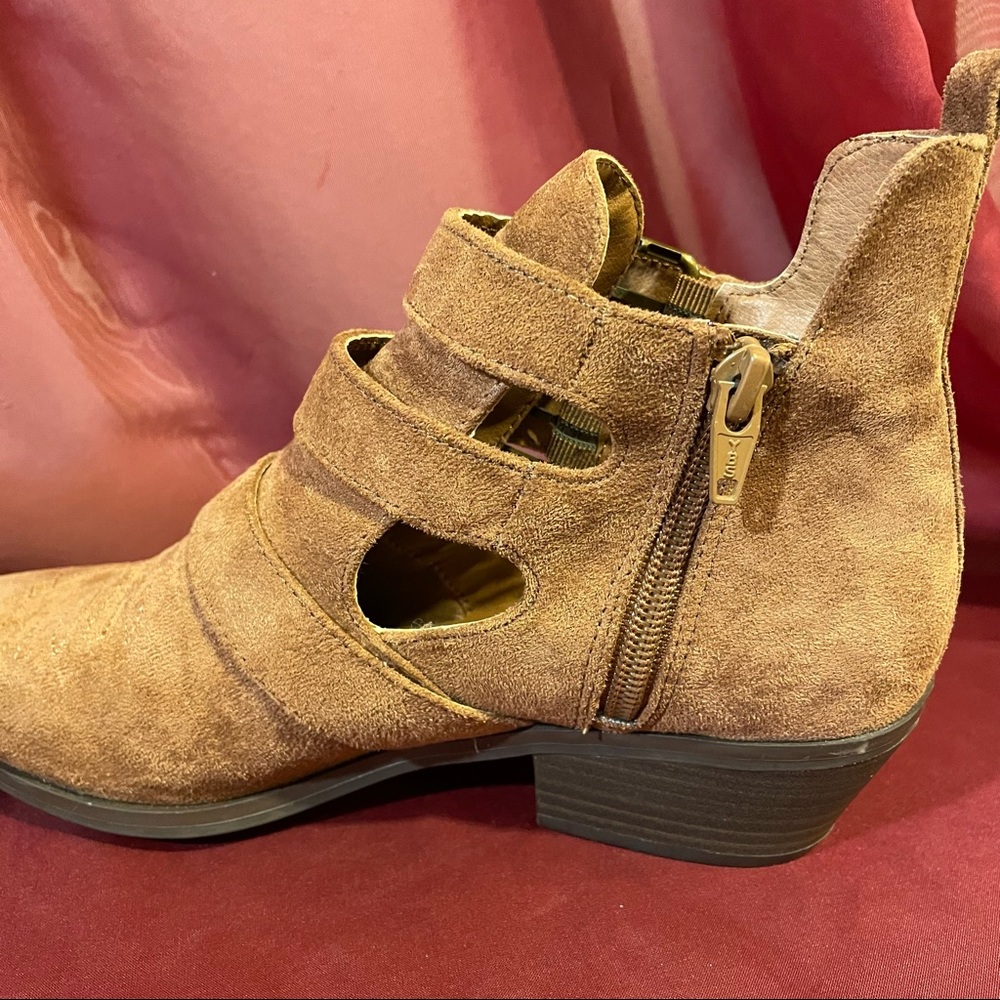 Universal Thread Kelsey Booties - image 7